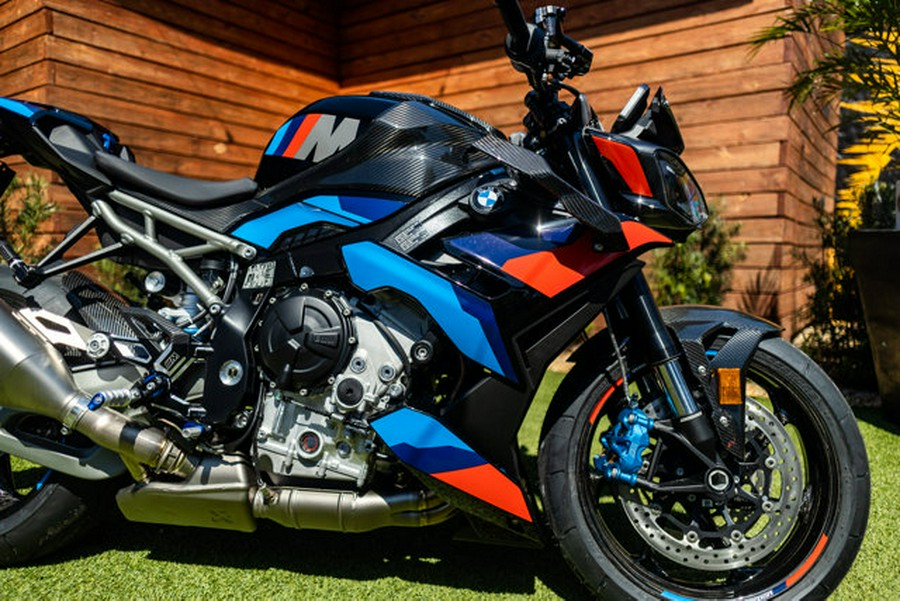 2025 BMW M1000R