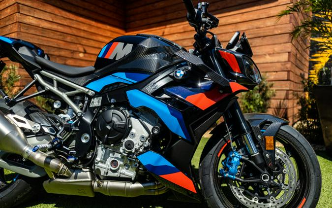 2025 BMW M1000R