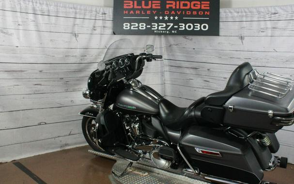 2017 Harley-Davidson Ultra Limited Two-Tone Charcoal Denim/Black Denim