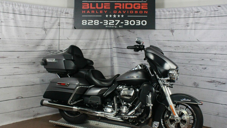 2017 Harley-Davidson Ultra Limited Two-Tone Charcoal Denim/Black Denim