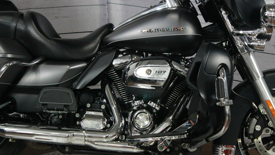 2017 Harley-Davidson Ultra Limited Two-Tone Charcoal Denim/Black Denim