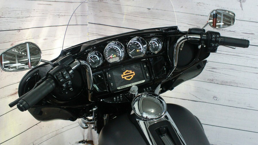 2017 Harley-Davidson Ultra Limited Two-Tone Charcoal Denim/Black Denim