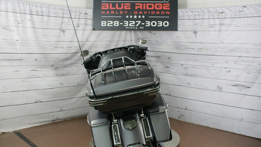 2017 Harley-Davidson Ultra Limited Two-Tone Charcoal Denim/Black Denim