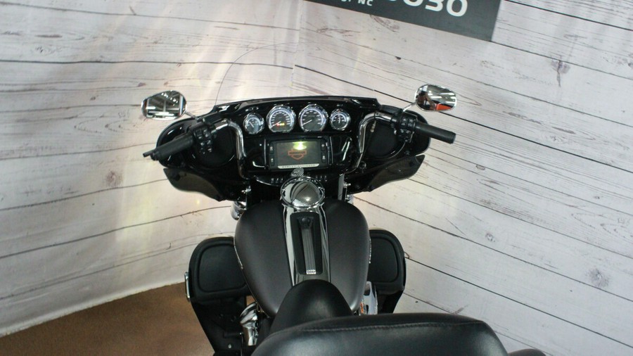 2017 Harley-Davidson Ultra Limited Two-Tone Charcoal Denim/Black Denim