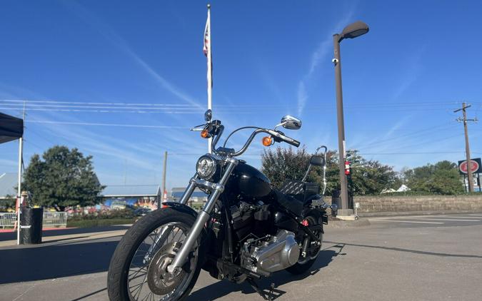 2020 Harley-Davidson® Softail Standard® FXST Vivid Black 062868