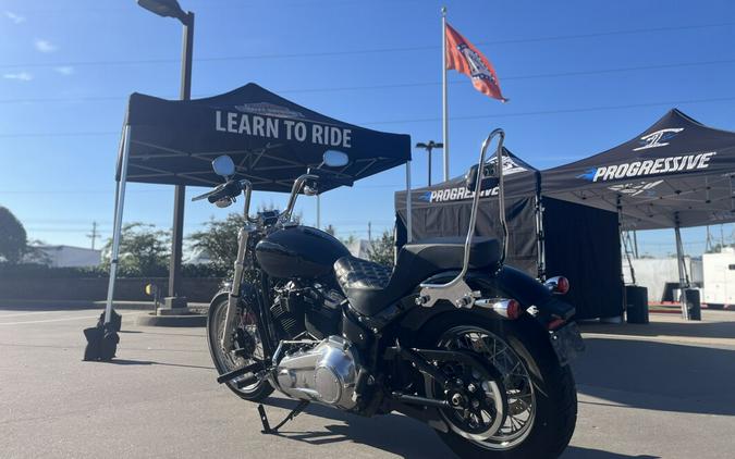 2020 Harley-Davidson® Softail Standard® FXST Vivid Black 062868