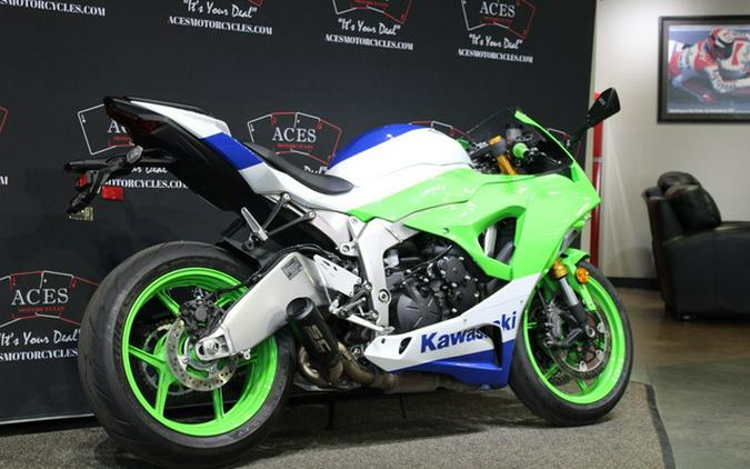 2024 Kawasaki Ninja ZX-6R ABS Pearl Robotic White/Metallic Graphite Gray