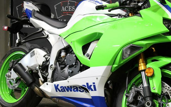 2024 Kawasaki Ninja ZX-6R ABS Pearl Robotic White/Metallic Graphite Gray