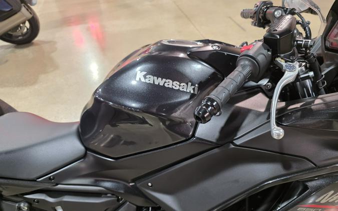 EX650RTFNL 2026 Ninja 650