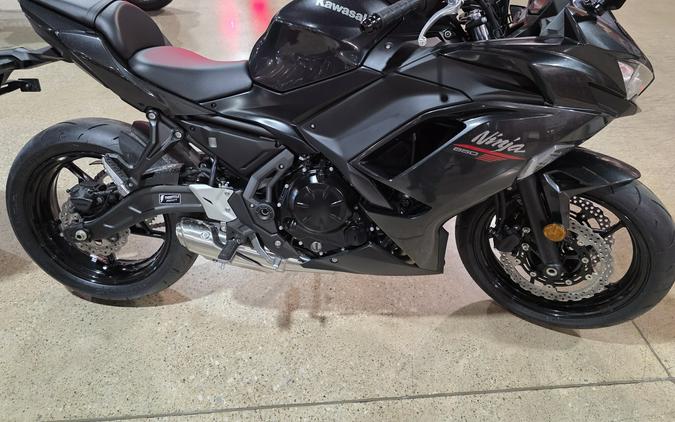 EX650RTFNL 2026 Ninja 650