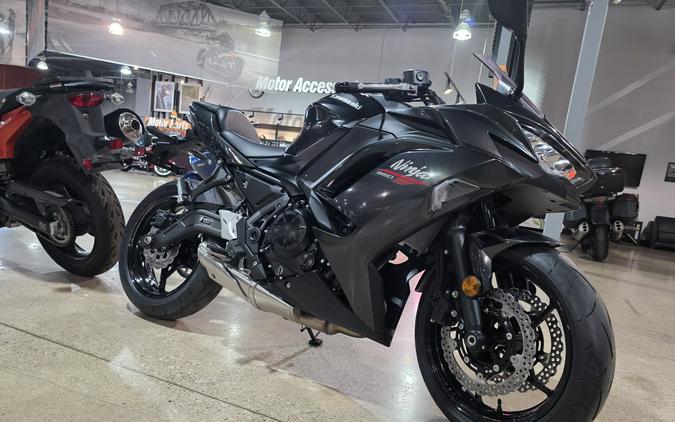 EX650RTFNL 2026 Ninja 650