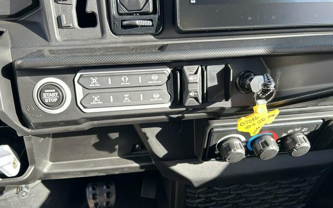 2026 Can-Am Defender MAX Limited HD11