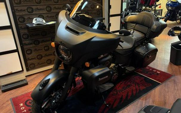 2025 Indian Motorcycle Roadmaster® Dark Horse® with PowerBand Audio Package