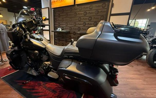 2025 Indian Motorcycle Roadmaster® Dark Horse® with PowerBand Audio Package