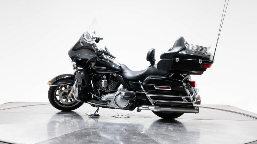 2015 HARLEY-DAVIDSON FLHTK Ultra Limited in Vivid Black with 19297 miles
