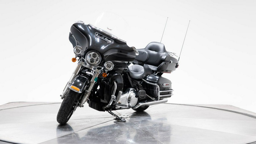 2015 HARLEY-DAVIDSON FLHTK Ultra Limited in Vivid Black with 19297 miles