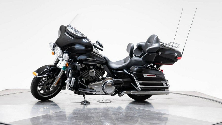 2015 HARLEY-DAVIDSON FLHTK Ultra Limited in Vivid Black with 19297 miles