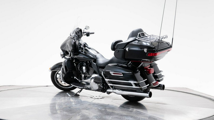 2015 HARLEY-DAVIDSON FLHTK Ultra Limited in Vivid Black with 19297 miles