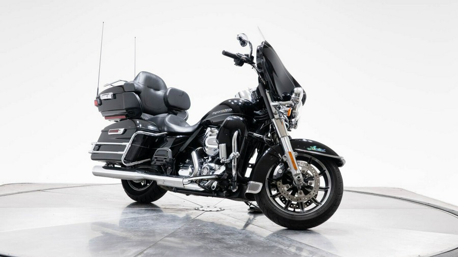 2015 HARLEY-DAVIDSON FLHTK Ultra Limited in Vivid Black with 19297 miles