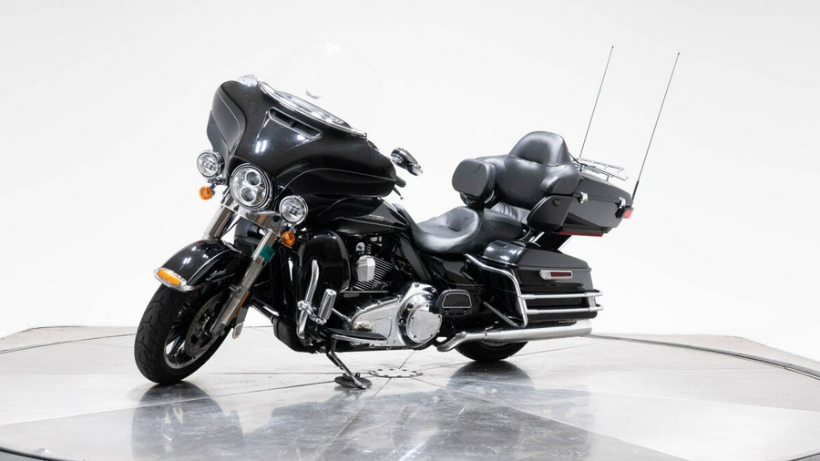 2015 HARLEY-DAVIDSON FLHTK Ultra Limited in Vivid Black with 19297 miles