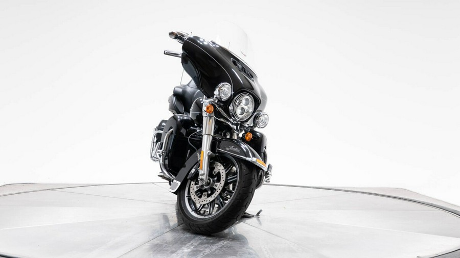 2015 HARLEY-DAVIDSON FLHTK Ultra Limited in Vivid Black with 19297 miles