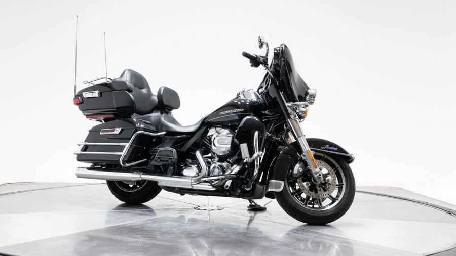 2015 HARLEY-DAVIDSON FLHTK Ultra Limited in Vivid Black with 19297 miles