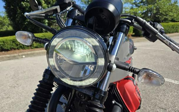 2020 Moto Guzzi V7 III NIGHT PACK