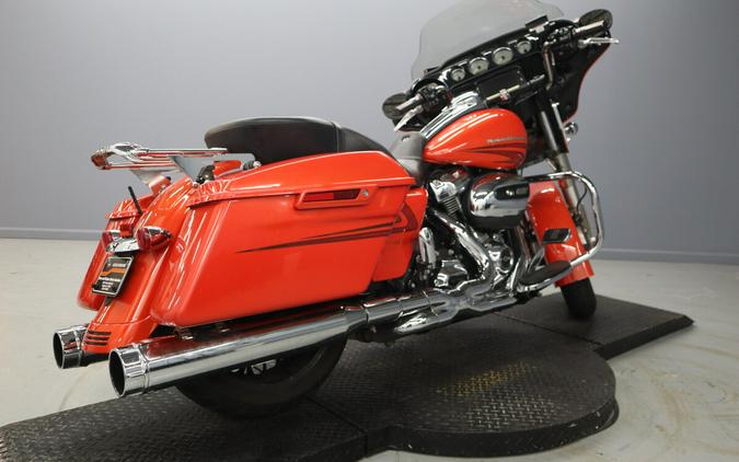 Pre-owned 2017 Harley-Davidson Street Glide Special FLHXS