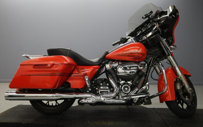 Pre-owned 2017 Harley-Davidson Street Glide Special FLHXS