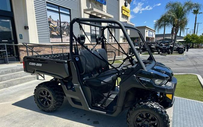 2024 Can-Am® Defender DPS HD9 Timeless Black