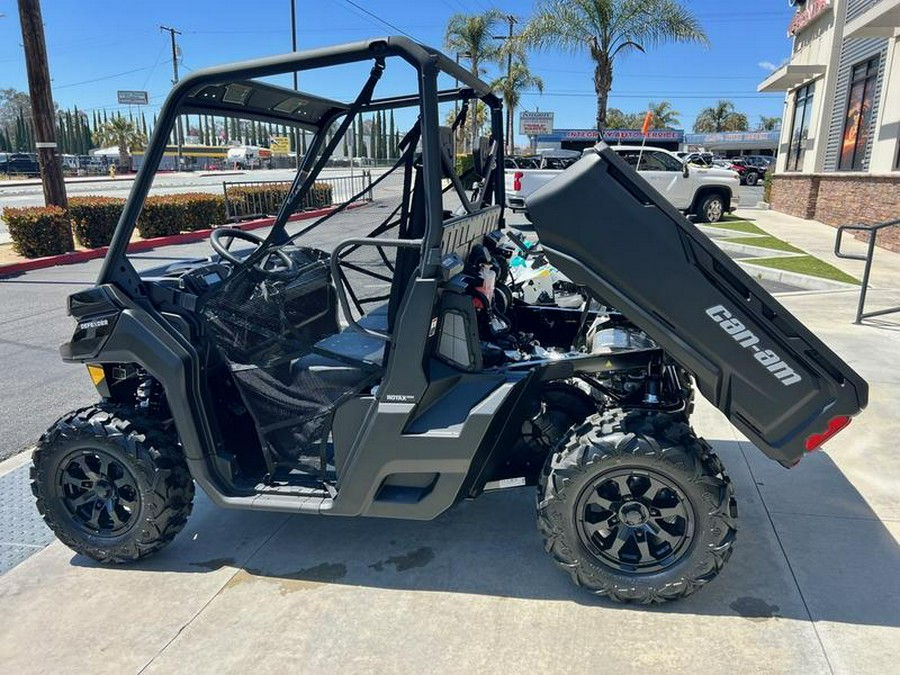 2024 Can-Am® Defender DPS HD9 Timeless Black