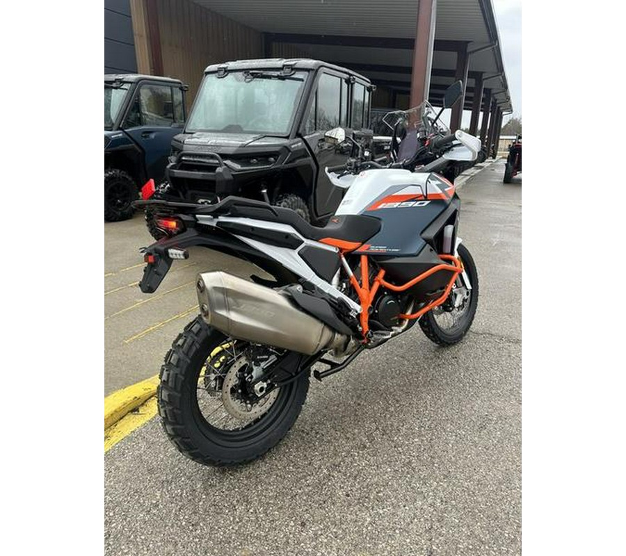 2026 KTM 1390 Super Adventure R