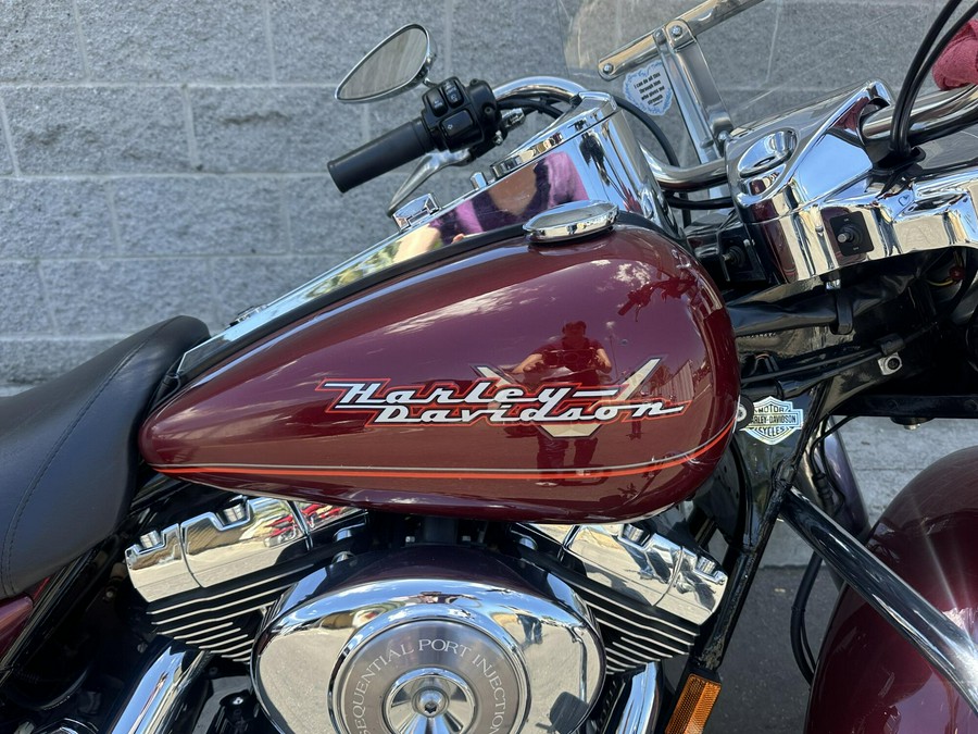 2002 Harley-Davidson® Screamin’ Eagle Road King RICH RED W/STRIPES