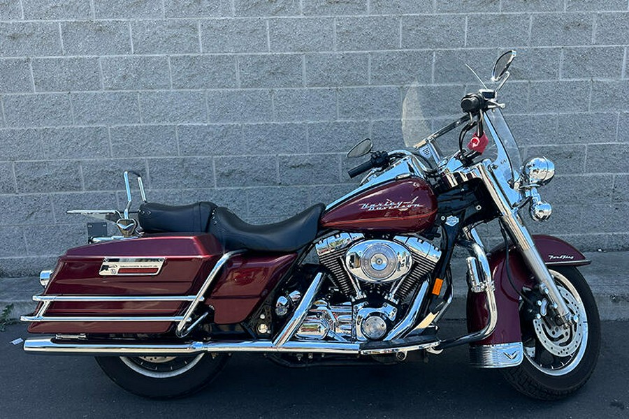 2002 Harley-Davidson® Screamin’ Eagle Road King RICH RED W/STRIPES
