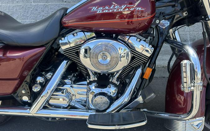 2002 Harley-Davidson® Screamin’ Eagle Road King RICH RED W/STRIPES