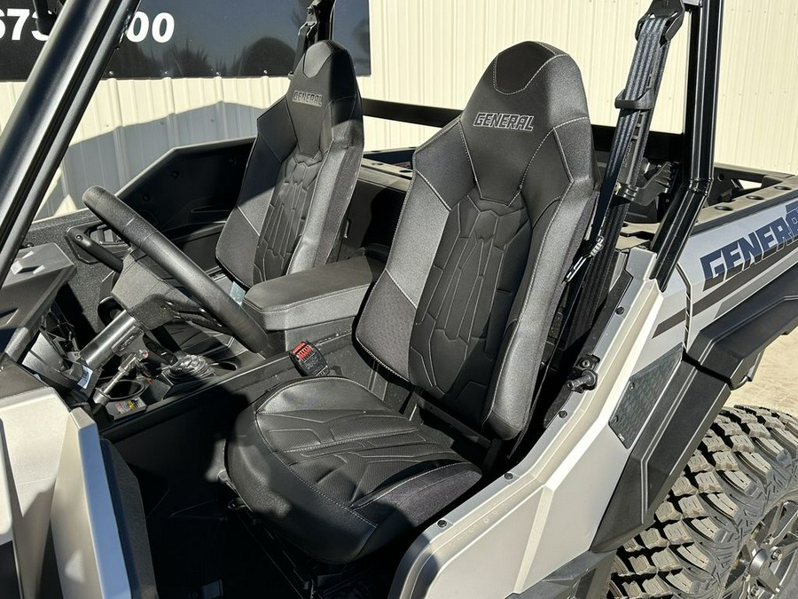 2024 Polaris® GENERAL XP 1000 PREMIUM - M SILVER QUARTZ