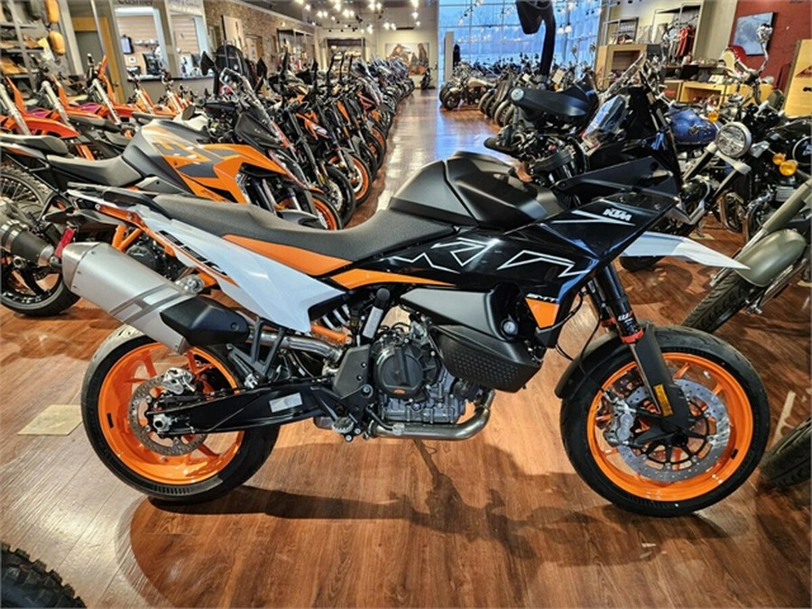 2024 KTM 890 SMT