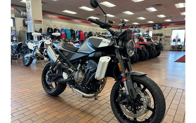 2025 Husqvarna Motorcycles SVARTPILEN 801