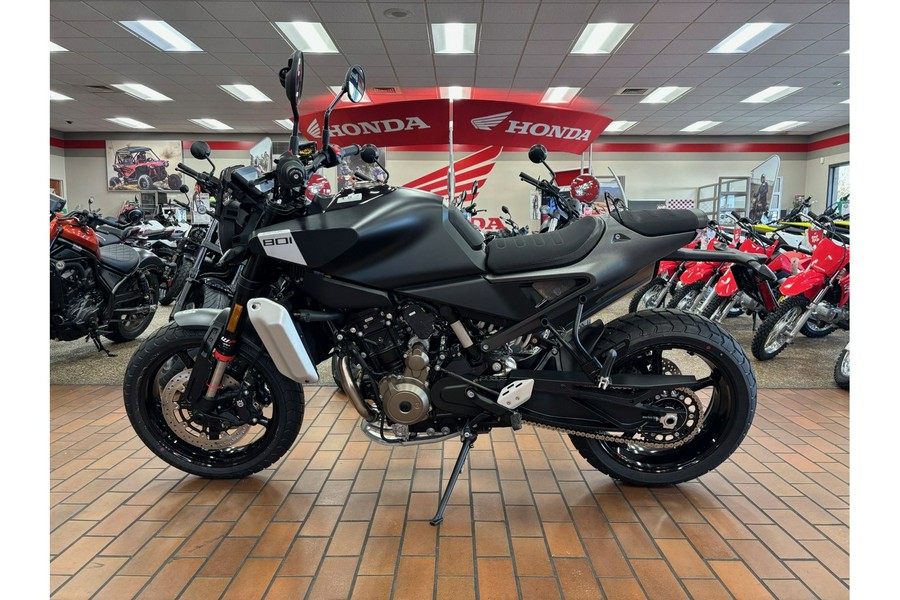 2025 SVARTPILEN 801 - Husqvarna Motorcycles