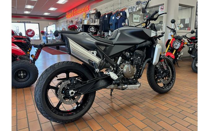 2025 Husqvarna Motorcycles SVARTPILEN 801