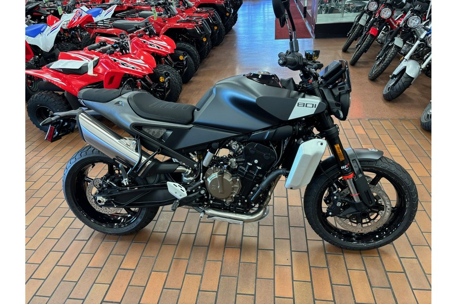 2025 SVARTPILEN 801 - Husqvarna Motorcycles