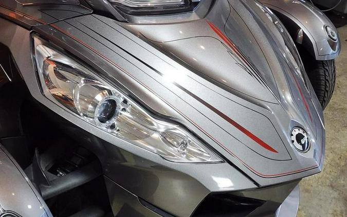 2011 Can-Am® Spyder Roadster RT Audio And Convenience