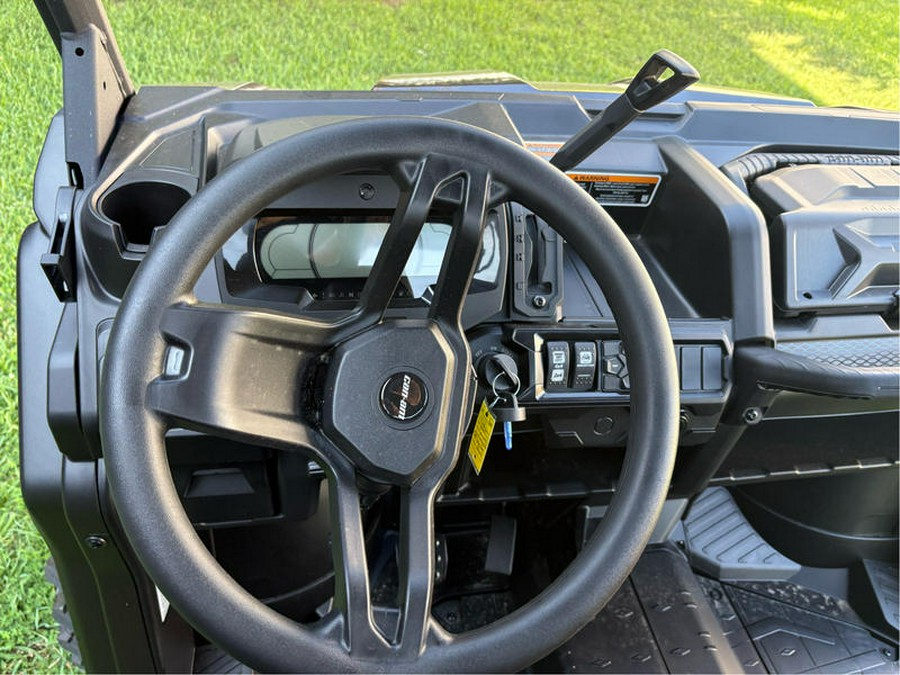 2025 Can-Am Defender Max Lone Star