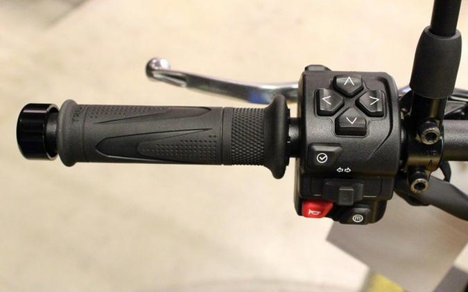 2026 Triumph Trident 660 Triple Tribute Edition Sapphire Black