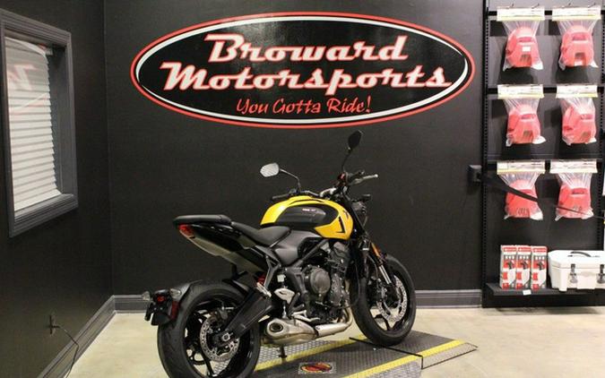 2026 Triumph Trident 660 Triple Tribute Edition Sapphire Black