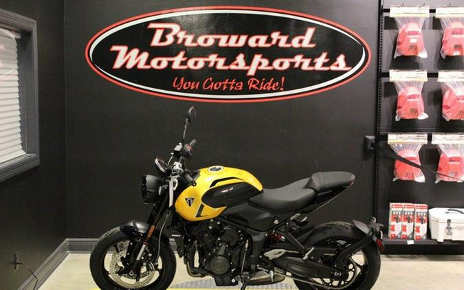 2026 Triumph Trident 660 Triple Tribute Edition Sapphire Black