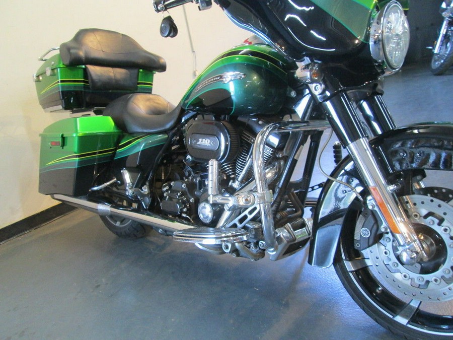 2011 Harley-Davidson® FLHXSE2 - CVO™ Street Glide®