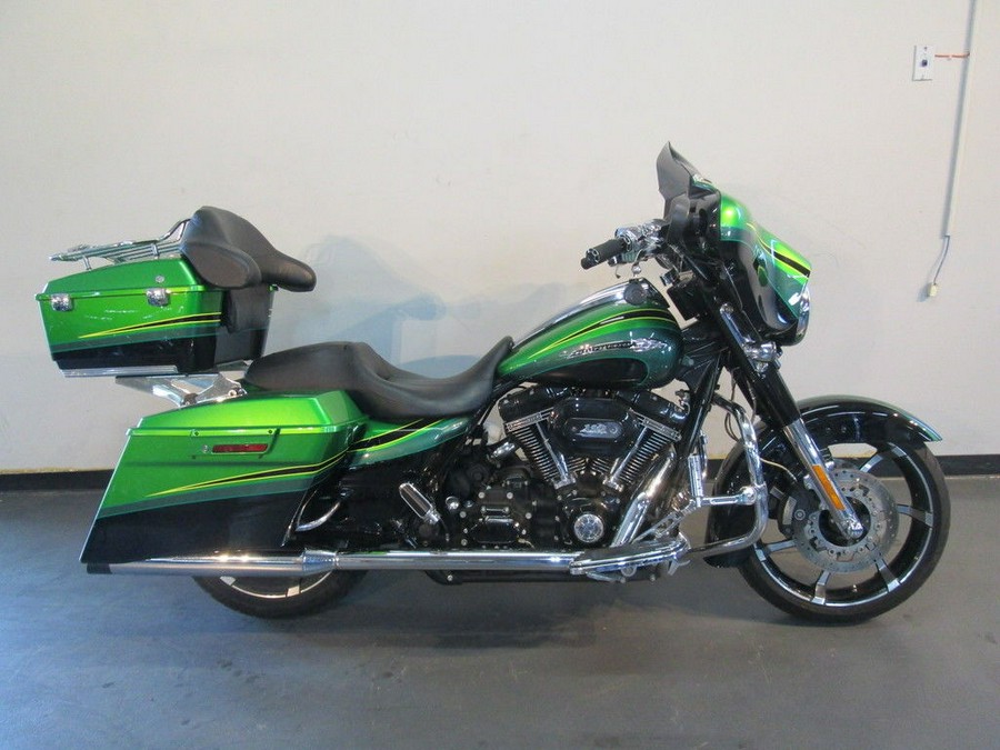 2011 Harley-Davidson® FLHXSE2 - CVO™ Street Glide®