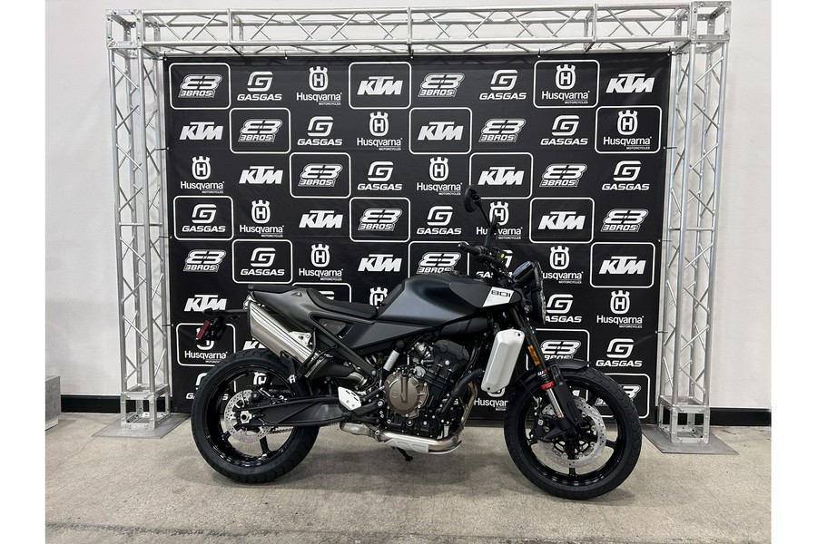 2025 Husqvarna Motorcycles Svartpilen 801