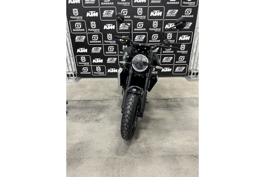 2025 Husqvarna Motorcycles Svartpilen 801